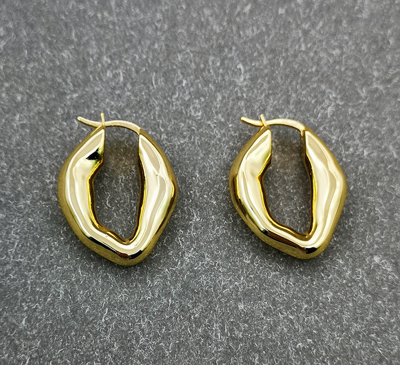 Boucles d’Oreilles Aura – Élégance Minimaliste en Or 18K