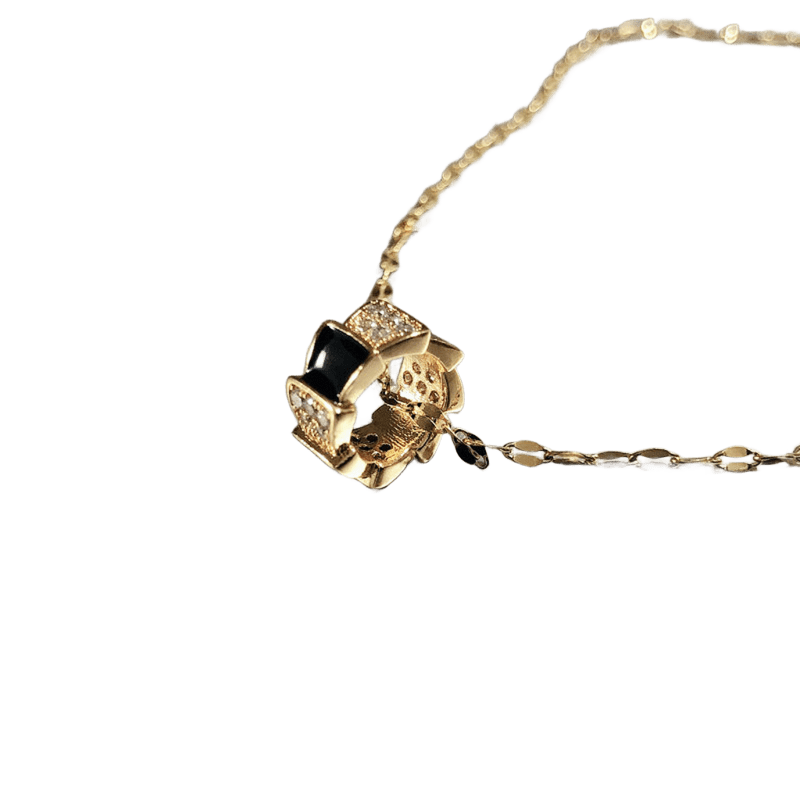 Collier Claviculaire en Titane Plaqué Or 18K – Éclat et Élégance