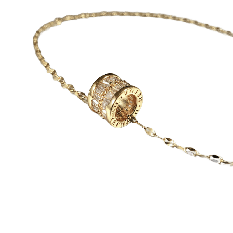 Collier Claviculaire en Titane Plaqué Or 18K – Éclat et Élégance